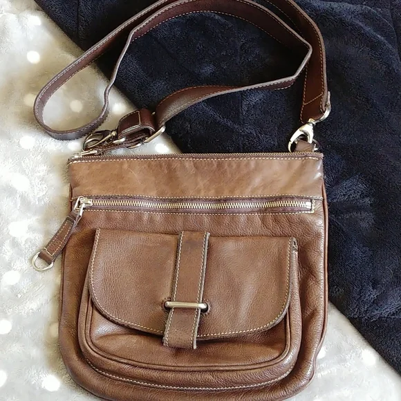 Roots Saddle Crossbody Bag - Picture 2 of 13